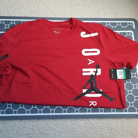 Jordan SS Shirt - Picture 2 of 5